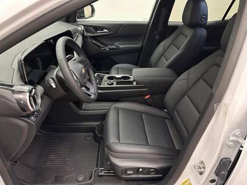 New 2026 Chevrolet Equinox LT w/ Convenience Package II image 17