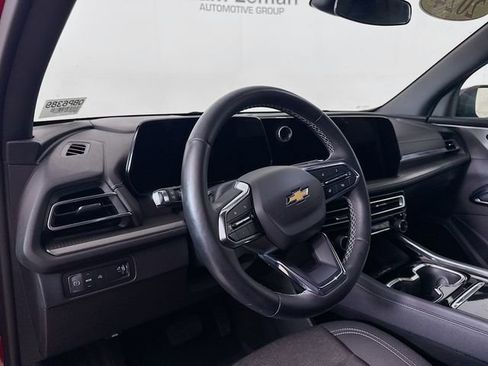 Used 2024 Chevrolet Traverse LT FWD image 12