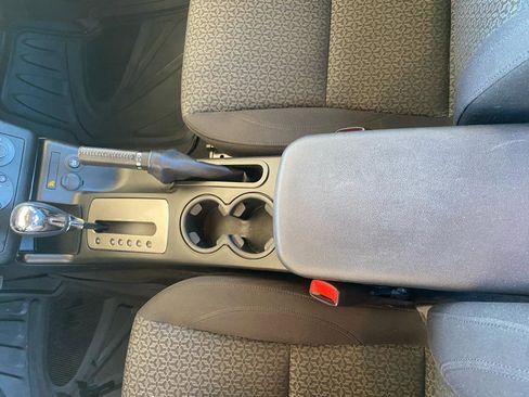 Used 2009 Pontiac G6 Sedan FWD image 13