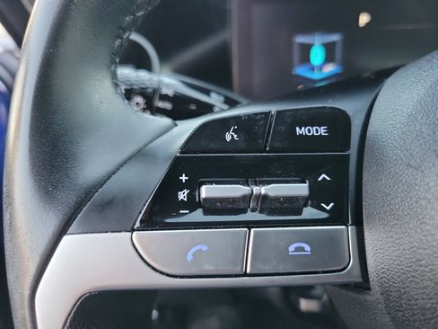 Certified 2023 Hyundai Elantra Limited image 7