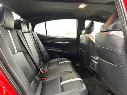 Used 2025 Toyota Camry SE FWD image 17