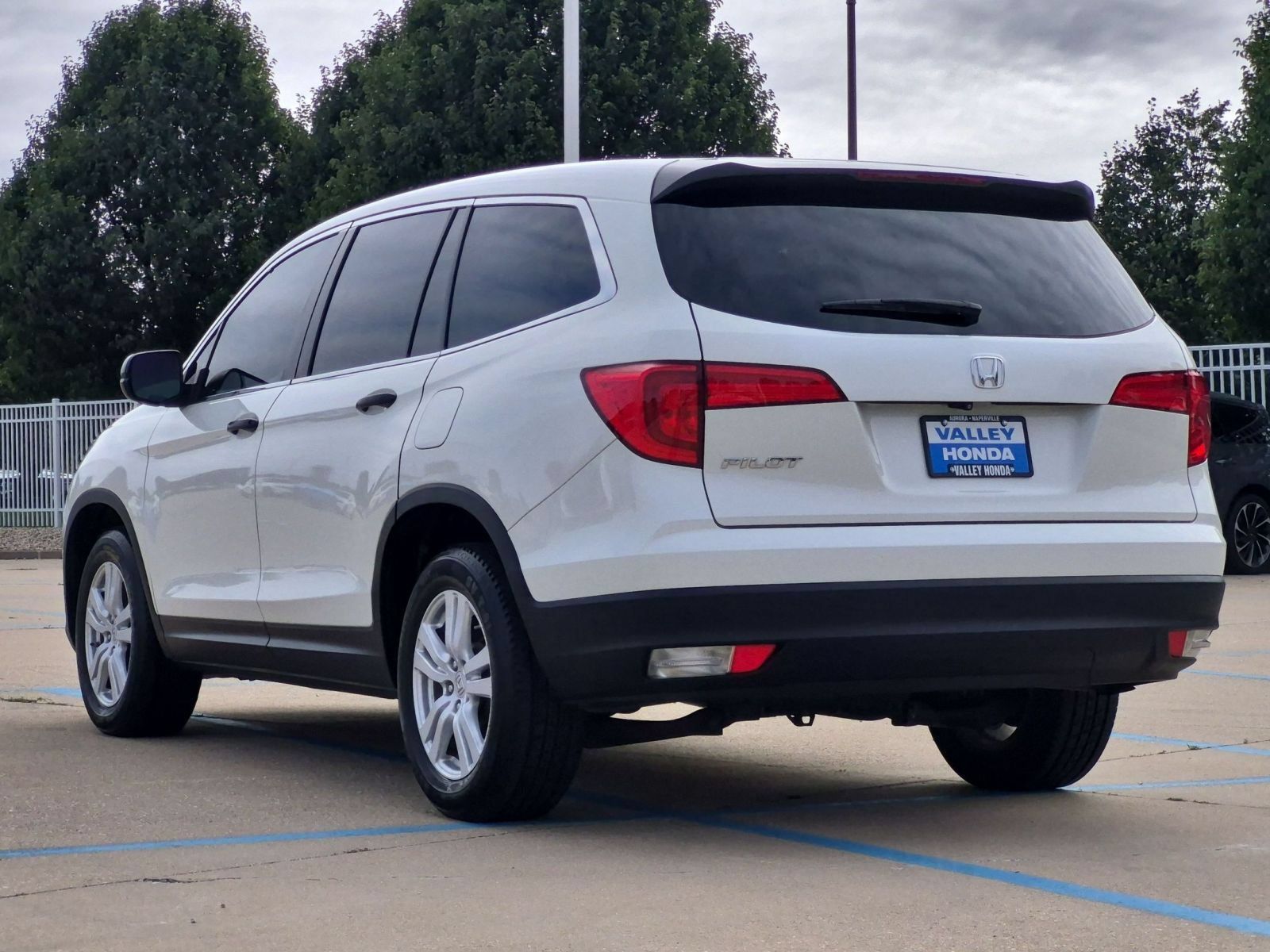 Used 2016 Honda Pilot LX image 9