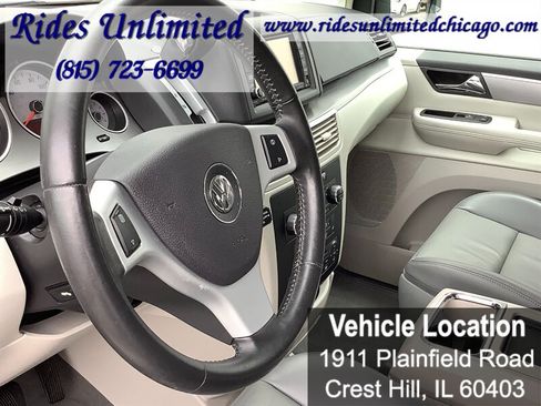 Used 2010 Volkswagen Routan SEL Premium FWD image 30