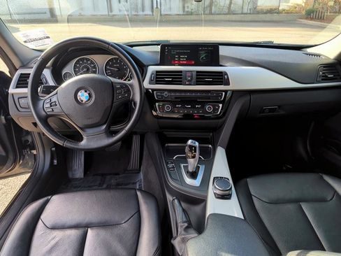 Used 2018 BMW 320i xDrive Sedan image 11