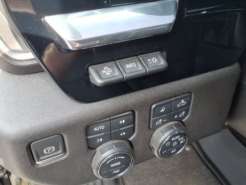 Used 2024 Chevrolet Silverado 2500 High Country w/ High Country Premium Package AWD/4WD image 17