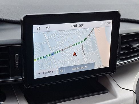 Used 2023 Ford Explorer XLT w/ Equipment Group 202A image 14