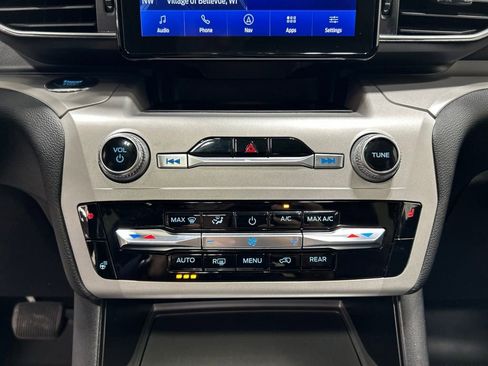 Certified 2024 Ford Explorer XLT w/ Equipment Group 202A AWD/4WD image 18