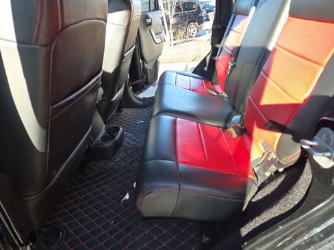 Used 2012 Jeep Wrangler Unlimited Sahara w/ Connectivity Group image 4