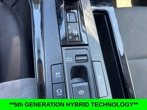Used 2023 Toyota Prius LE FWD image 16