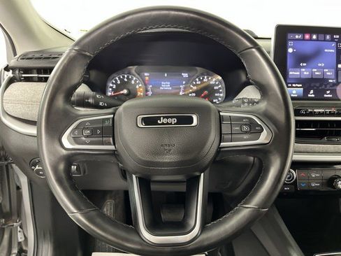 Used 2022 Jeep Compass Latitude AWD/4WD image 17
