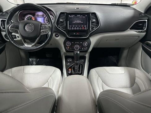 Used 2020 Jeep Cherokee Limited image 23