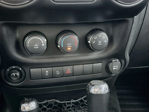 Used 2017 Jeep Wrangler Sport w/ Quick Order Package 24S AWD/4WD image 10