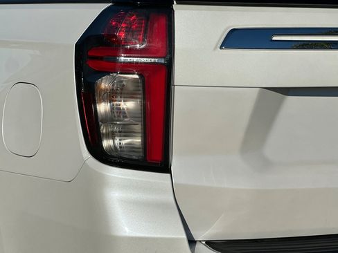 Used 2023 Chevrolet Suburban Premier image 40