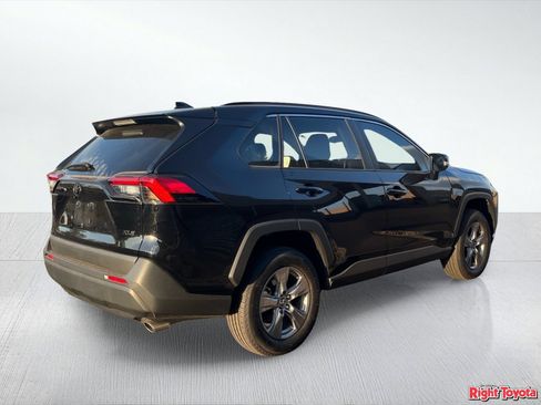 Certified 2025 Toyota RAV4 XLE w/ Convenience Package FWD image 4