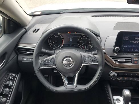 Used 2023 Nissan Altima 2.5 SV image 25