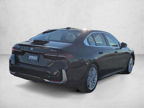 Certified 2025 BMW 530i image 5