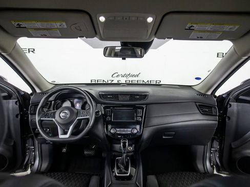 Used 2019 Nissan Rogue SV FWD image 22