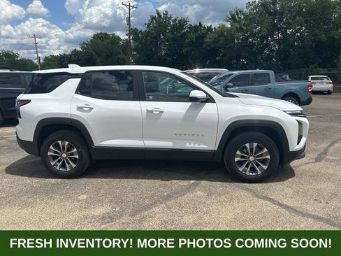 Used 2026 Chevrolet Equinox LT FWD image 3