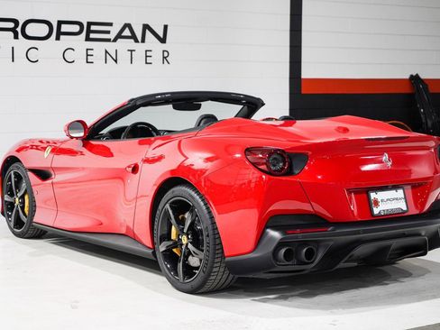 Used 2020 Ferrari Portofino image 39