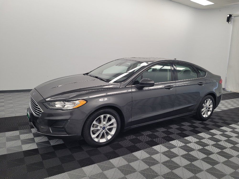 Used 2020 Ford Fusion SE FWD image 2