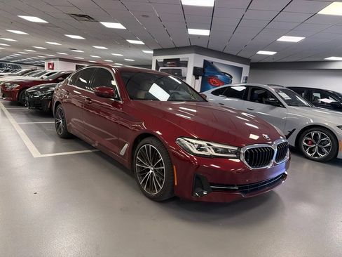 Used 2023 BMW 530i w/ Premium Package RWD image 3