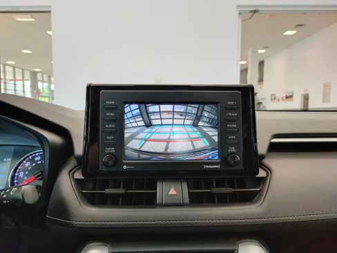 Used 2020 Toyota RAV4 LE w/ Carpet Mat Package FWD image 22