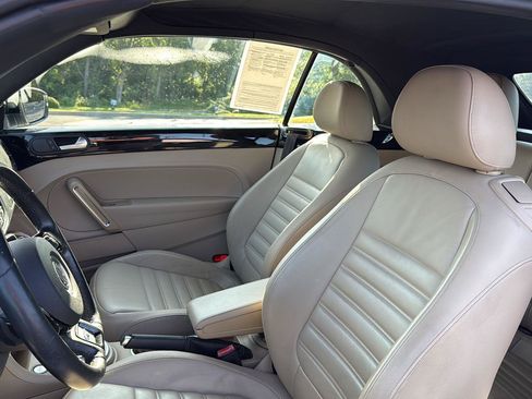 Used 2015 Volkswagen Beetle R-Line FWD image 9