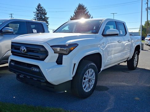 New 2025 Toyota Tacoma SR5 image 3