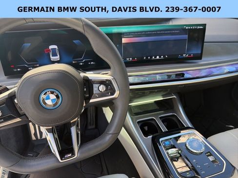 Used 2023 BMW i7 xDrive60 image 22