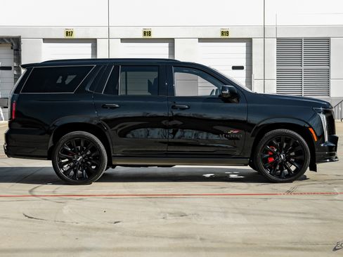 Used 2025 Cadillac Escalade V image 16