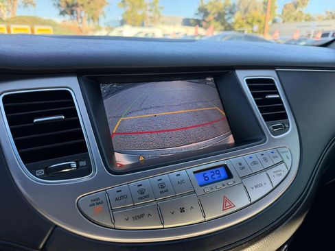 Used 2012 Hyundai Genesis 3.8 w/ Premium Pkg RWD image 15