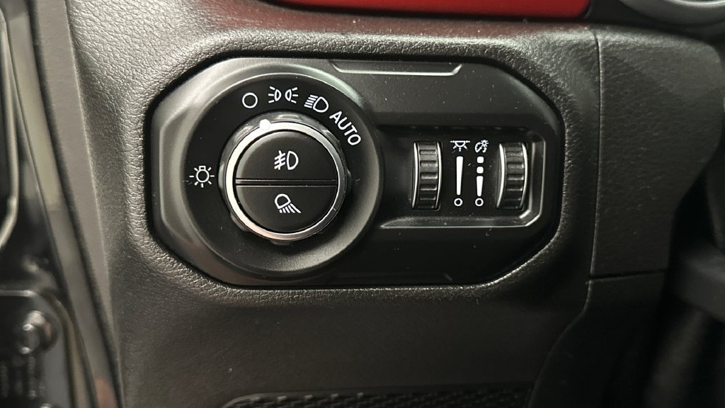 Used 2020 Jeep Gladiator Rubicon AWD/4WD image 29