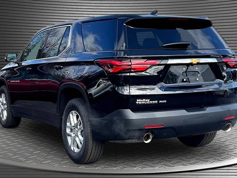 Used 2023 Chevrolet Traverse LS w/ Safety Package image 4