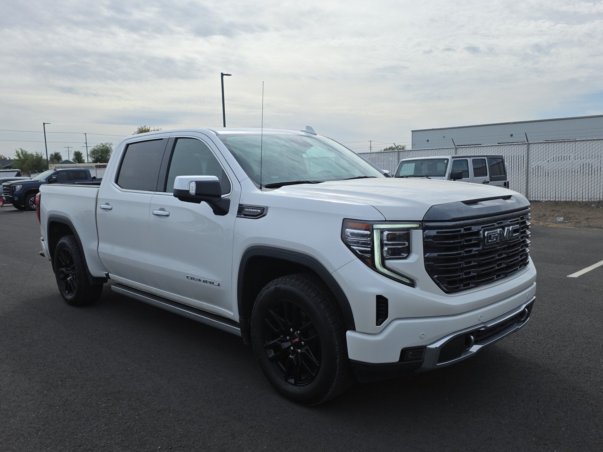 Used 2022 GMC Sierra 1500 Denali Ultimate AWD/4WD image 1
