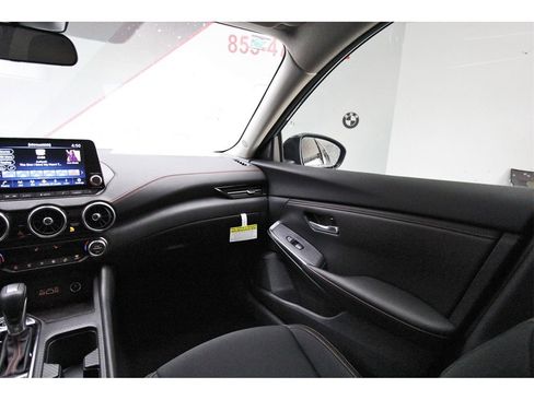 New 2025 Nissan Sentra SR w/ Midnight Edition image 8