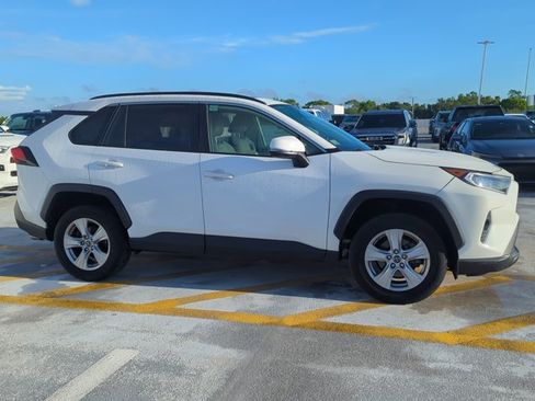 Used 2019 Toyota RAV4 XLE w/ Convenience Package AWD/4WD image 5