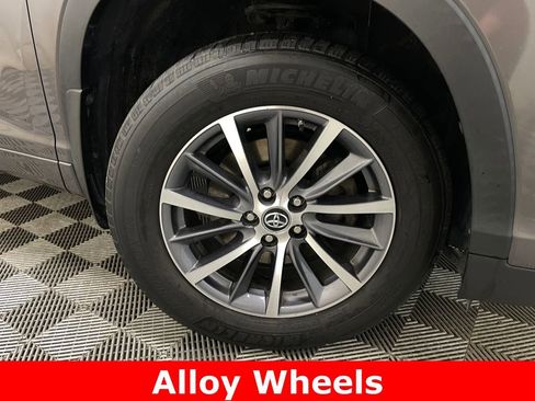 Used 2017 Toyota Highlander XLE AWD/4WD image 53