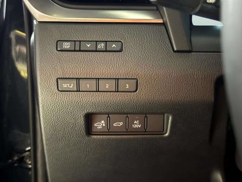 Used 2024 Lexus GX 550 AWD/4WD image 22