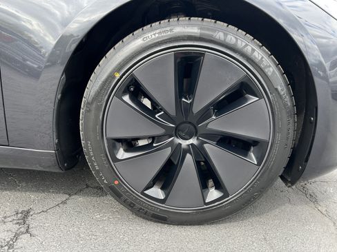 Used 2025 Tesla Model 3 Long Range AWD/4WD image 11