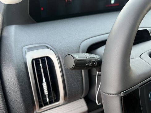 New 2025 Ford Expedition Active image 21