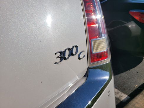 Used 2014 Chrysler 300 C w/ Light Group RWD image 7