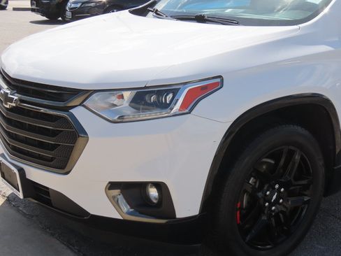 Used 2018 Chevrolet Traverse Premier w/ Redline Edition FWD image 3
