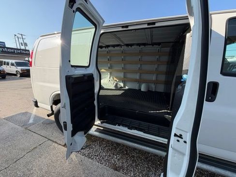 Used 2025 Chevrolet Express 2500 w/ Driver Convenience Package RWD image 4