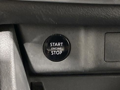 Used 2024 Nissan Rogue SV image 20