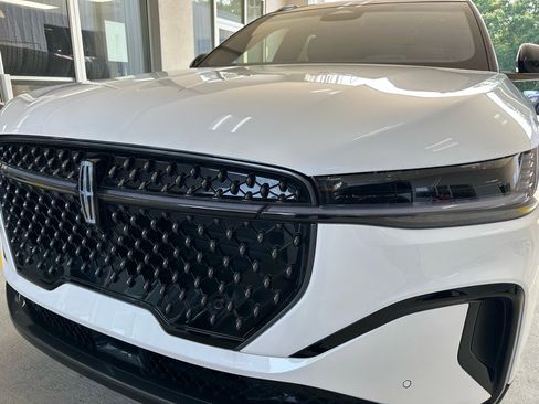 Used 2024 Lincoln Nautilus Reserve w/ Equipment Group 202A image 1