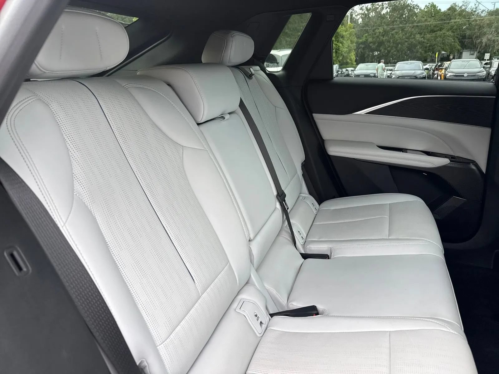 Used 2024 Cadillac Lyriq Sport RWD image 15