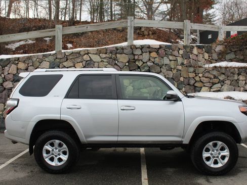 Used 2015 Toyota 4Runner SR5 image 5