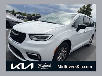 Used 2024 Chrysler Pacifica Touring-L FWD video 1