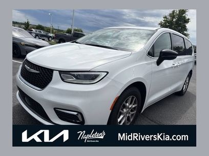 Used 2024 Chrysler Pacifica Touring-L