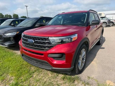 Used 2021 Ford Explorer XLT w/ Class III Trailer Tow Package AWD/4WD image 3